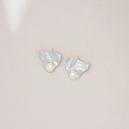 Hiraola's Product Image